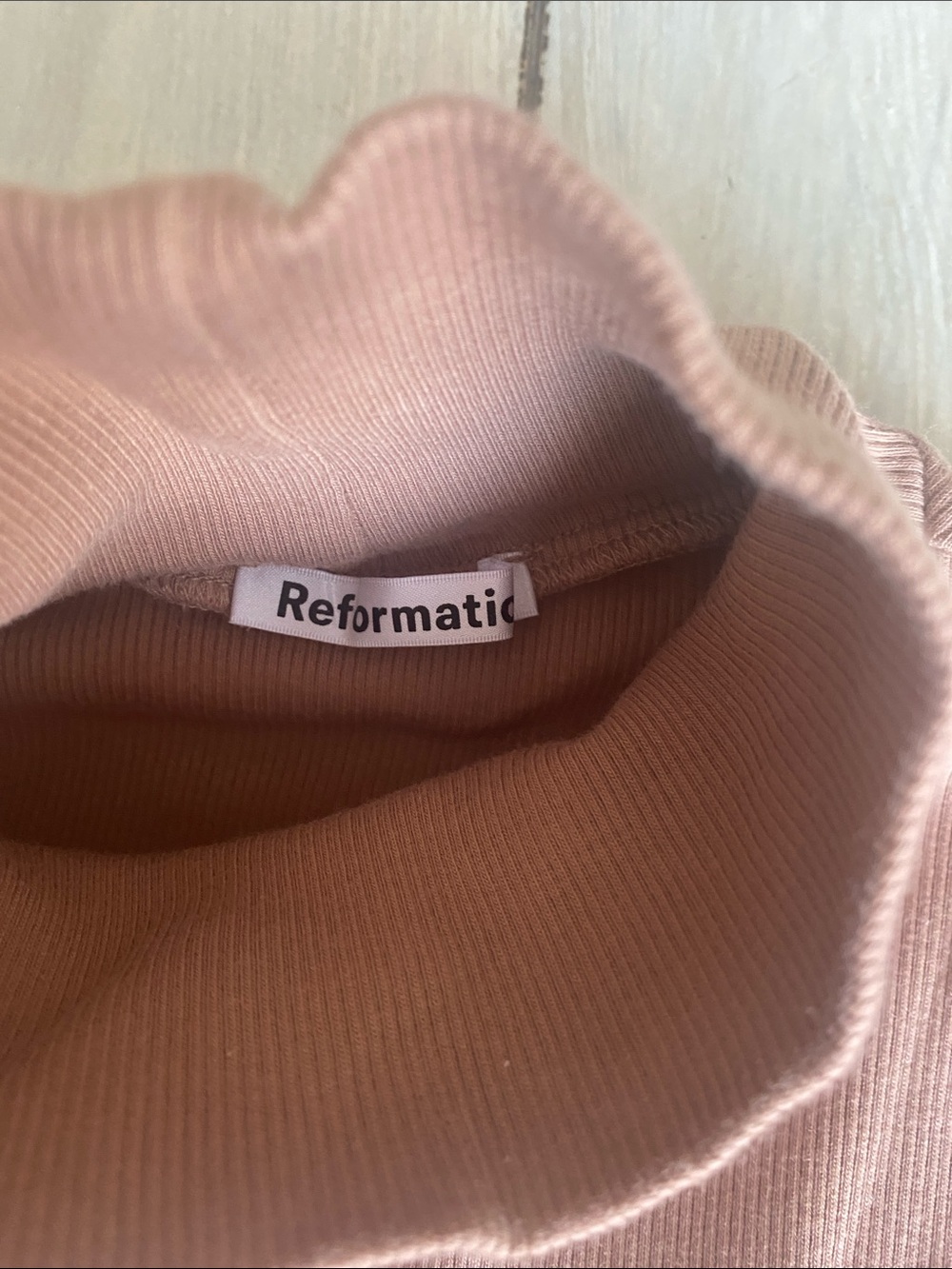 Reformation Tan Ribbed Basic Cropped Turtleneck Small - Picture 2 of 3